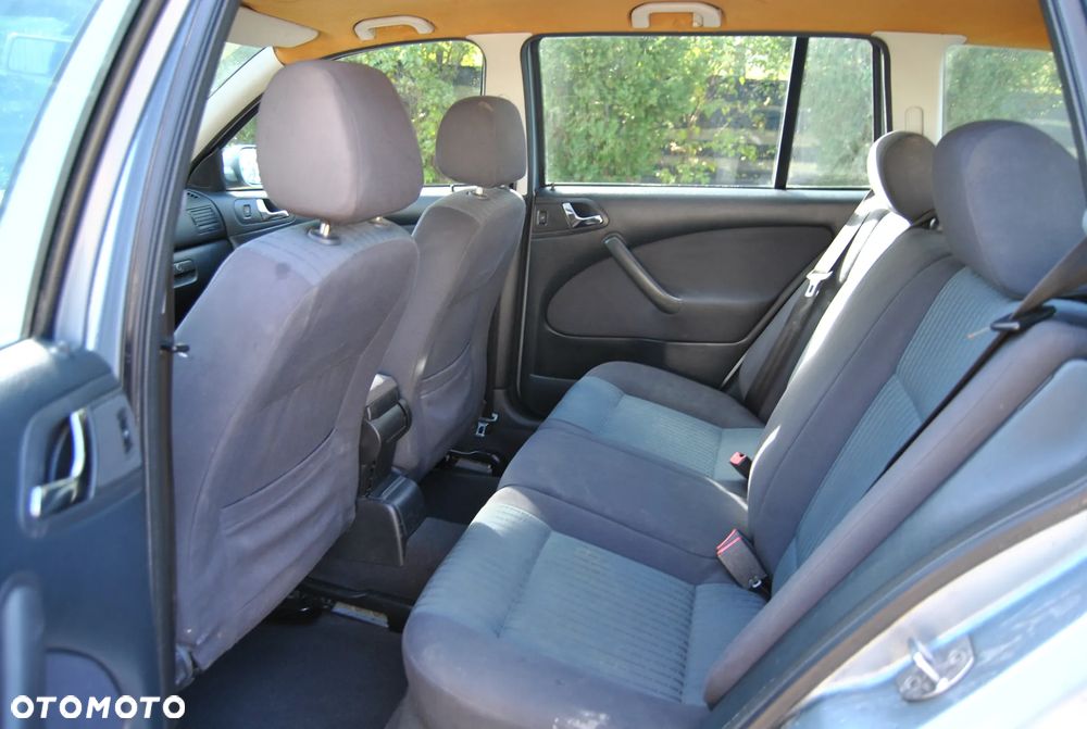 Skoda Octavia 1.6 Combi Ambiente - 6