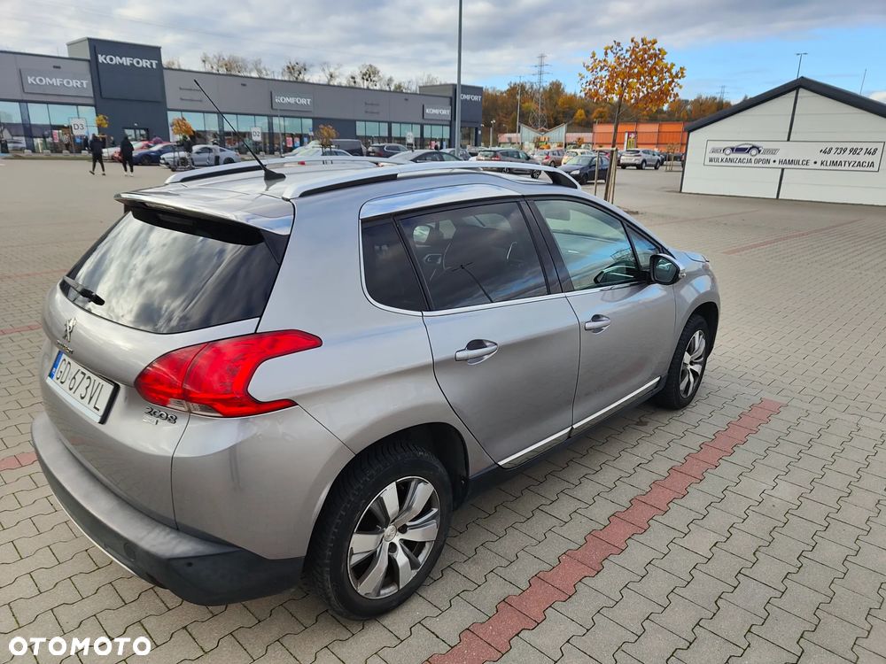 Peugeot 2008 1.6 e-HDi Allure S&S - 6