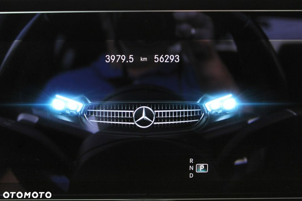 Mercedes-Benz Klasa E 220 d 4Matic 9G-TRONIC AMG Line - 32