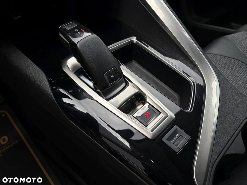 Peugeot 5008 1.2 PureTech Allure S&S EAT8 - 29