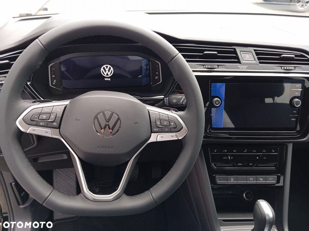 Volkswagen Touran - 26