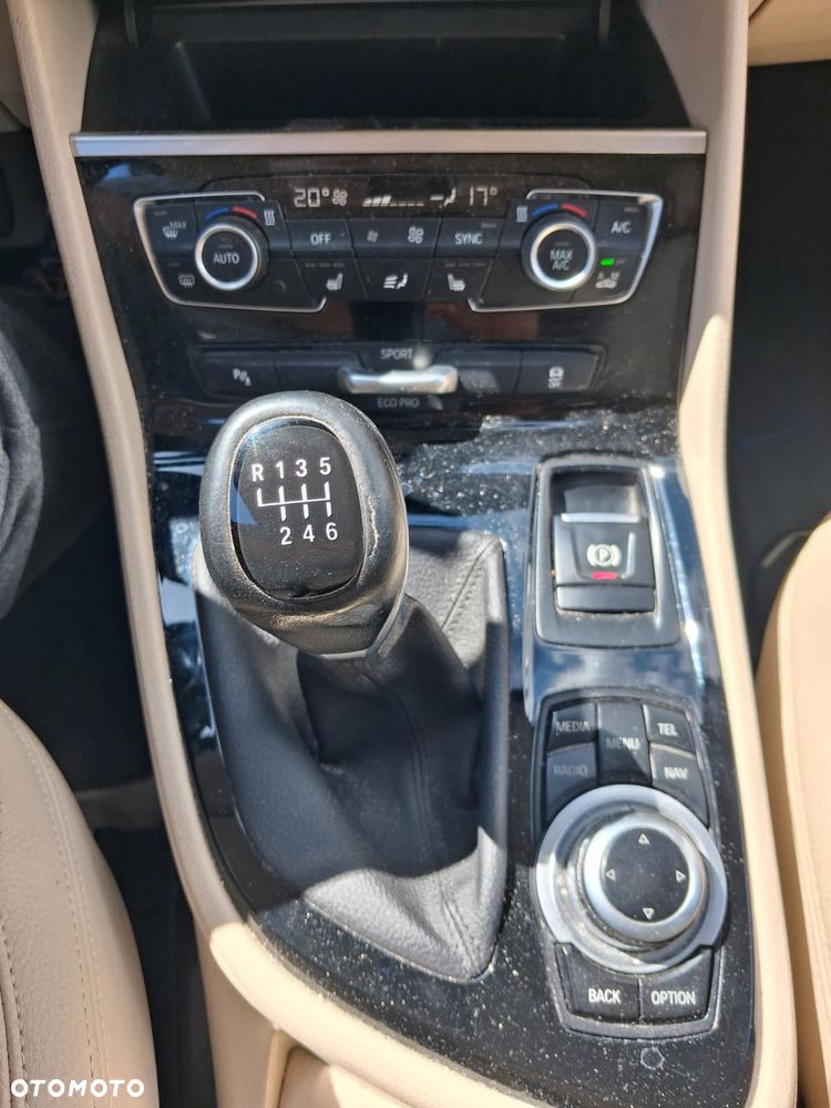 BMW Seria 2 216d - 10