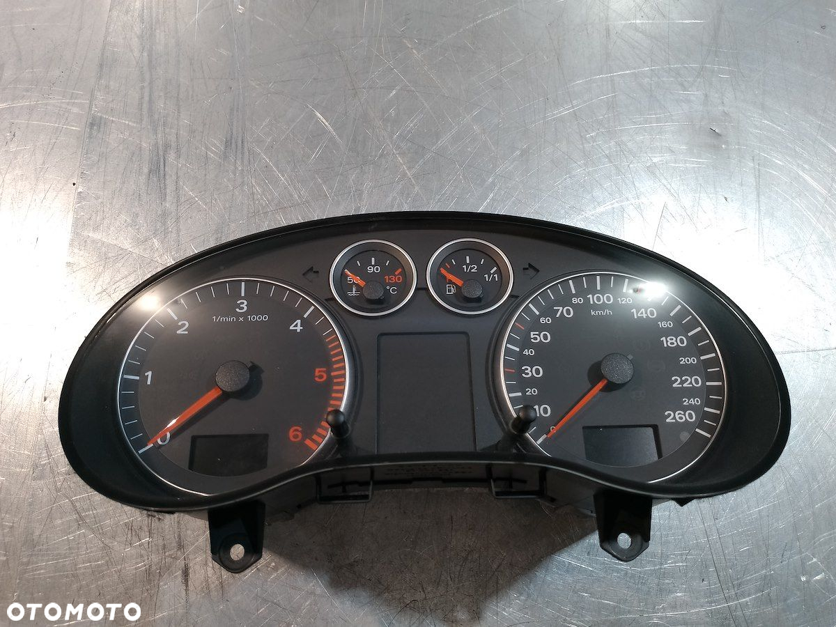 LICZNIK AUDI A3 8P 8P0920900DX 2.0 TDI - 6