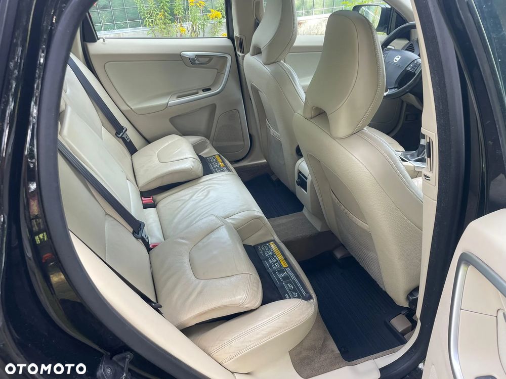 Volvo XC 60 D5 AWD Summum - 9