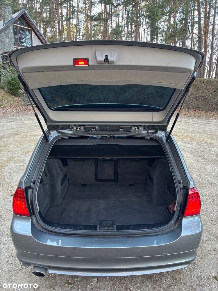 BMW Seria 3 320d xDrive DPF - 18