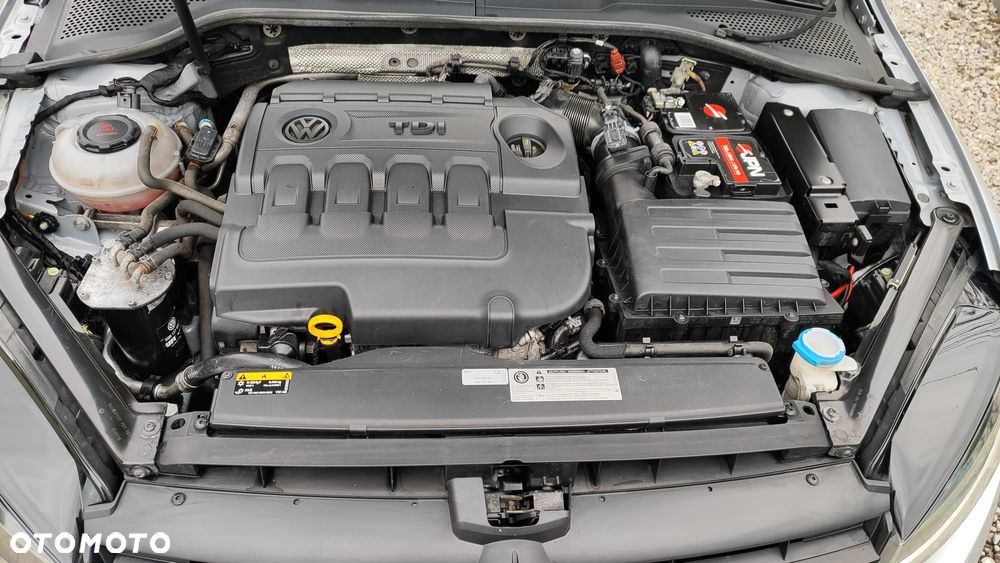 Volkswagen Golf 1.6 TDI BMT Comfortline - 11