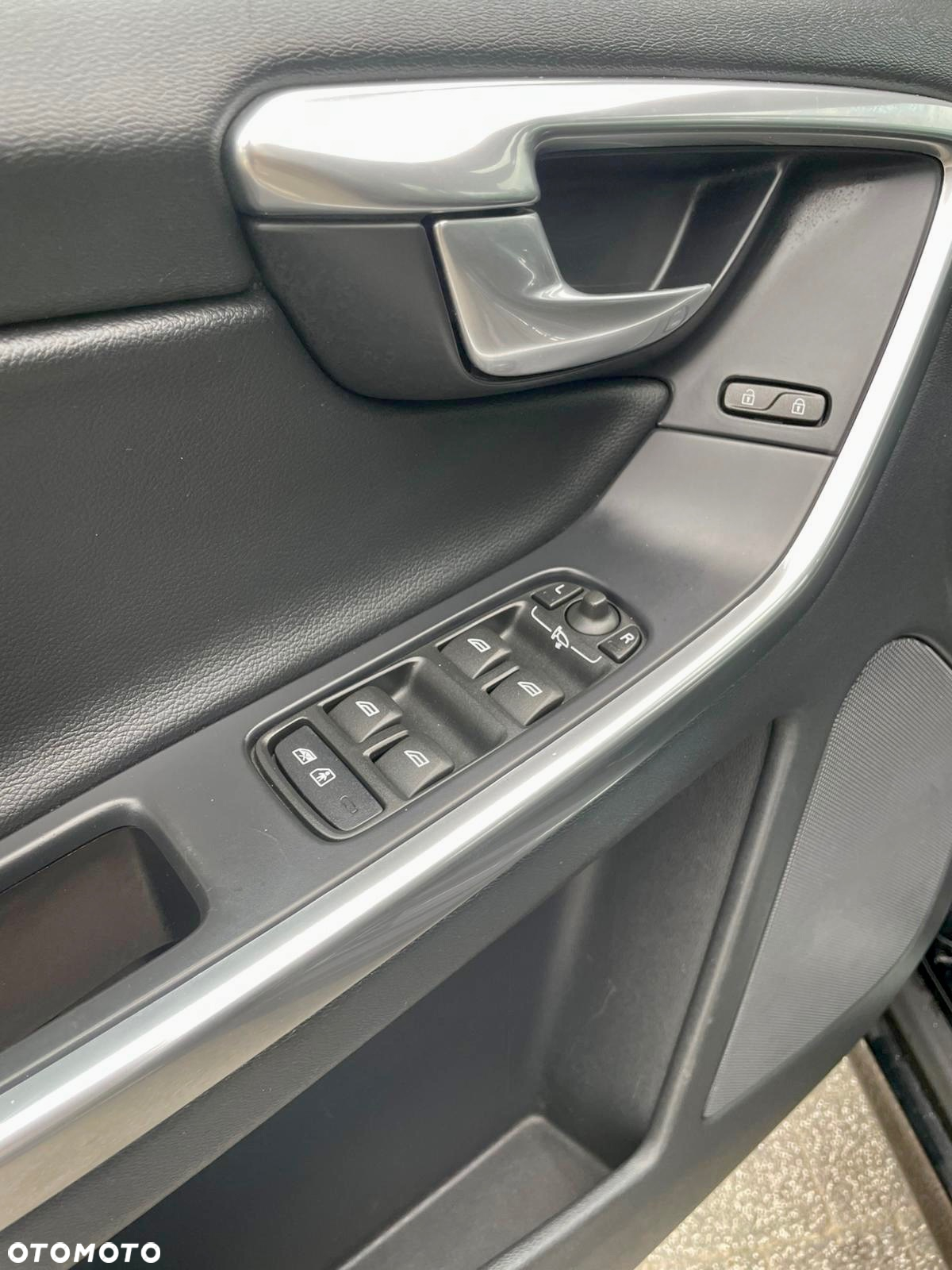 Volvo XC 60 D4 Drive-E Summum - 19