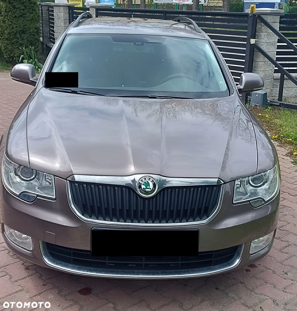 Skoda Superb 2.0 TDI DSG Ambition - 1