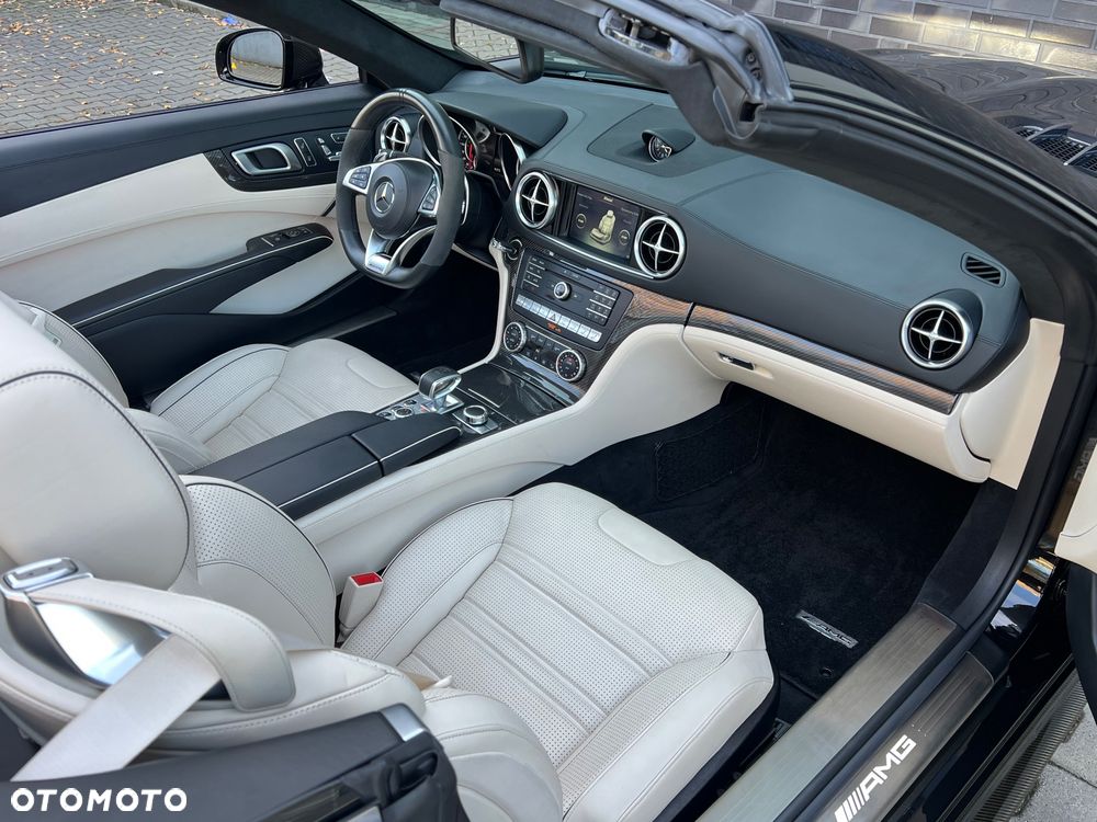 Mercedes-Benz SL 63 AMG - 24