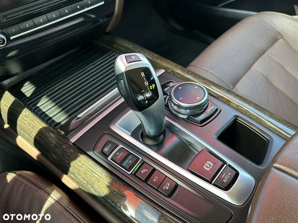 BMW X5 xDrive25d - 28
