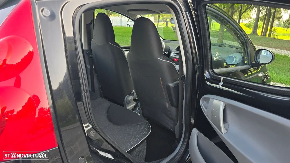 Peugeot 107 1.0 Urban - 40