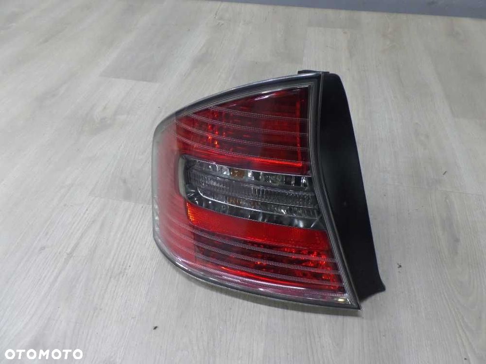 SUBARU LEGACY IV BL SEDAN 03-09 LAMPA TYL LEWA - 3