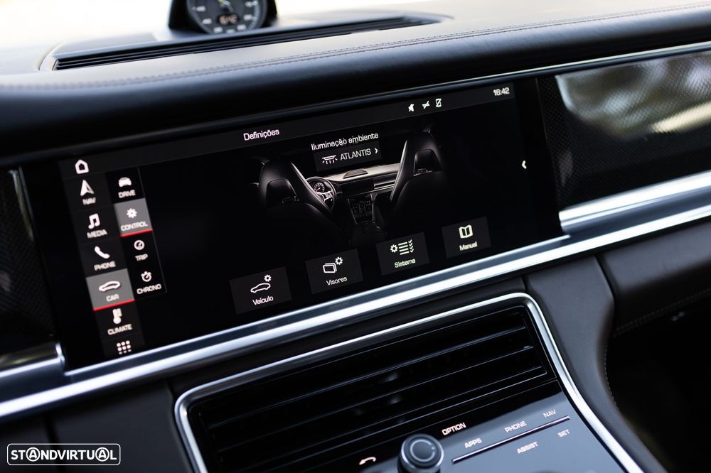 Porsche Panamera Sport Turismo 4 E-Hybrid - 23