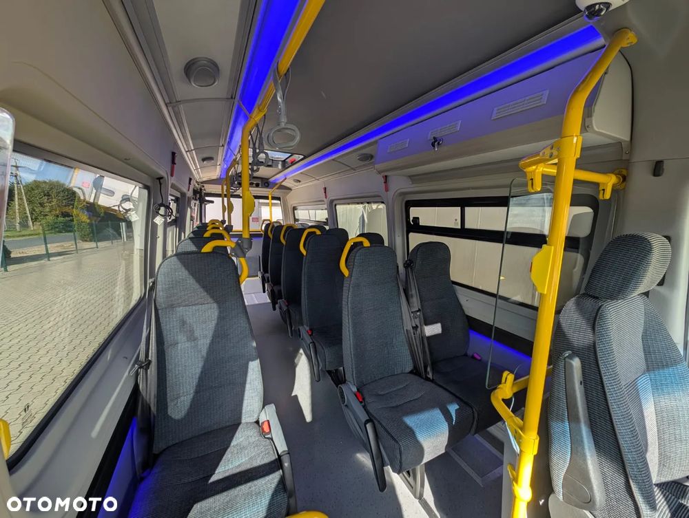 Mercedes-Benz Sprinter 517 - 28