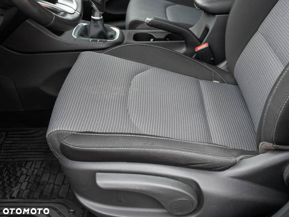 Hyundai i30 1.5 DPI Classic + - 11