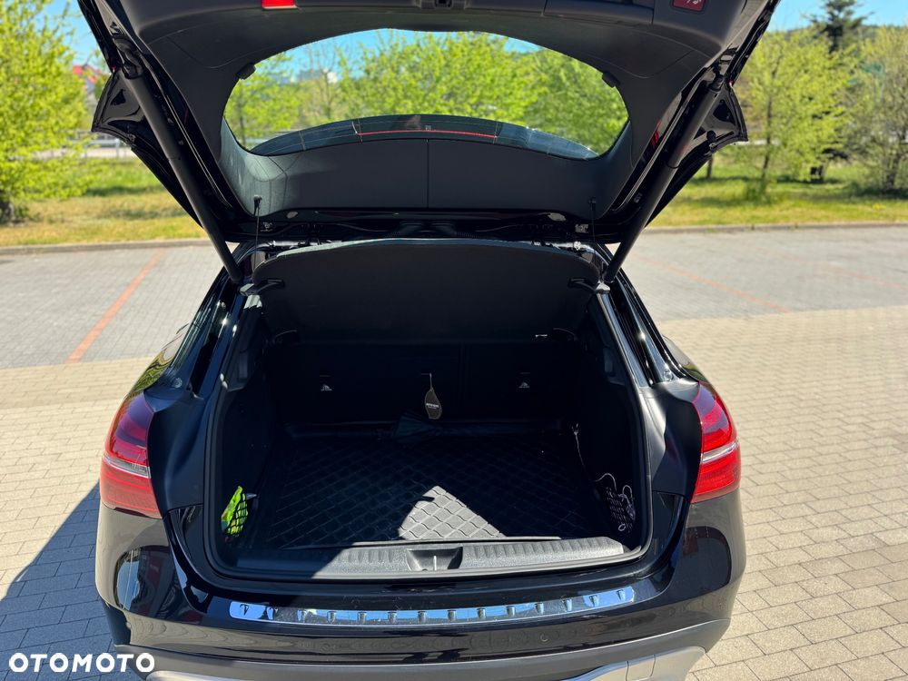 Mercedes-Benz GLA 200 7G-DCT - 11