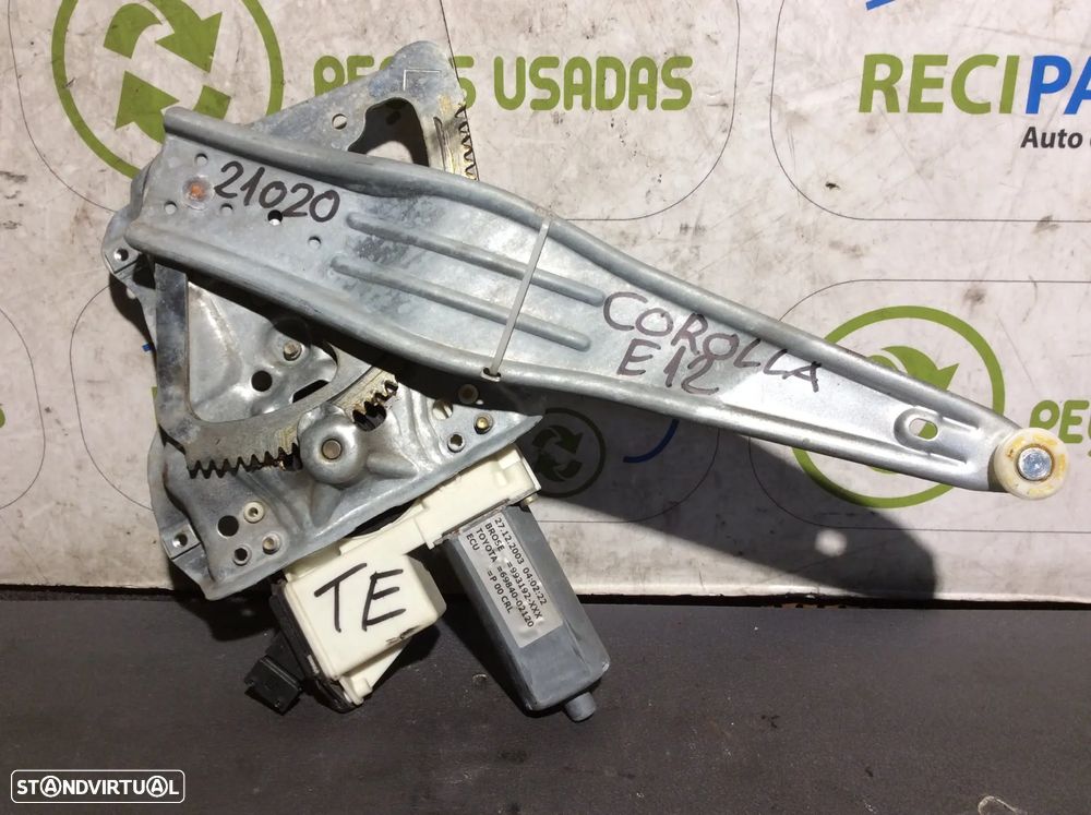 Elevador trás esquerdo Toyota Corolla E12 - 2