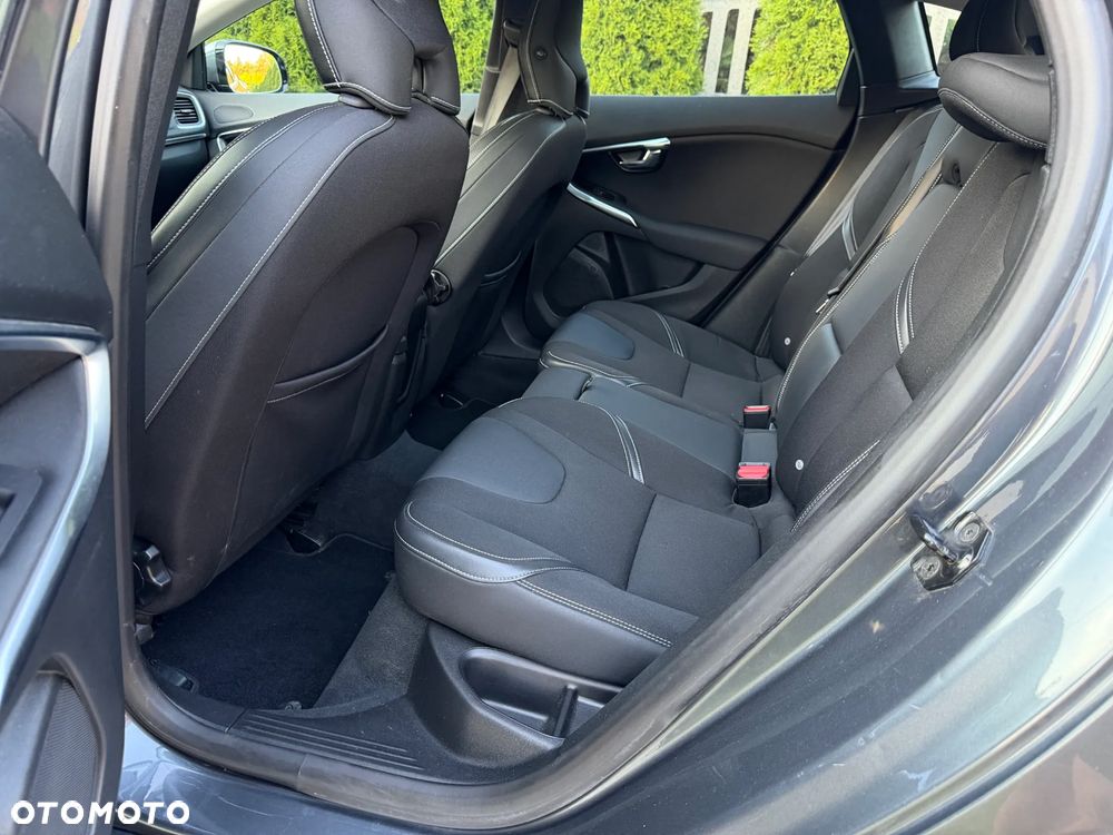 Volvo V40 D2 Momentum - 18