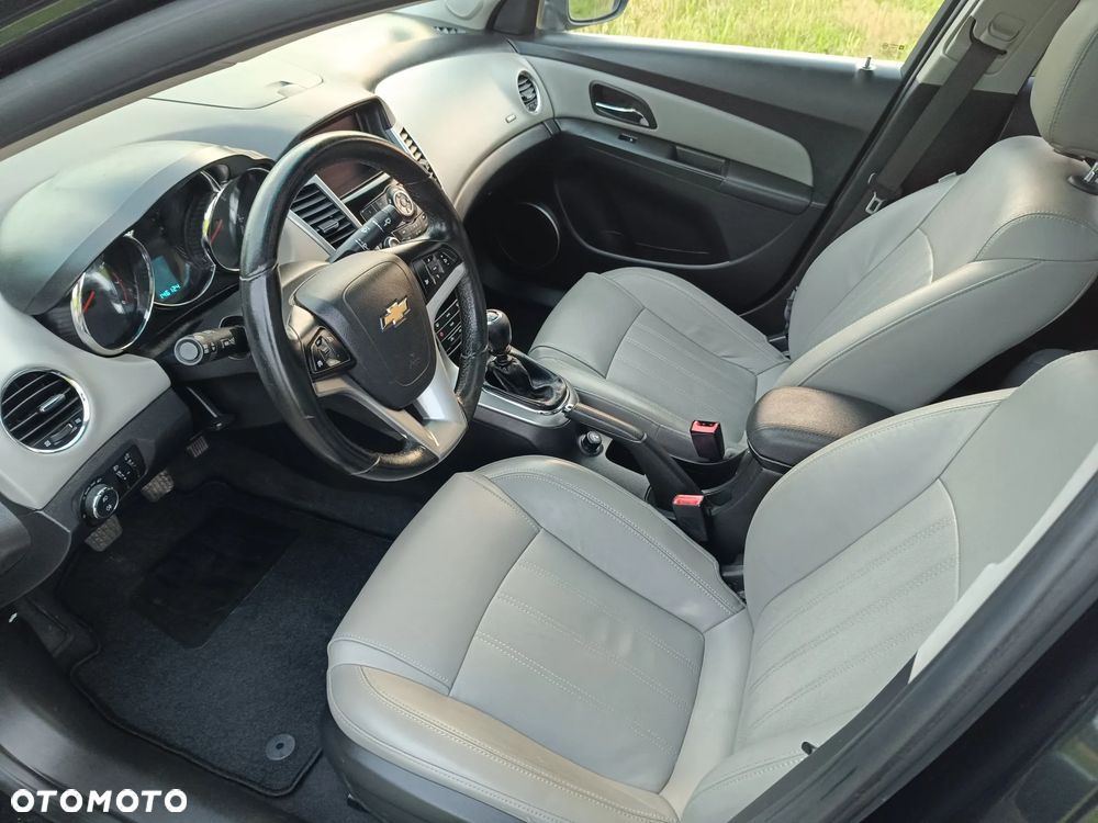 Chevrolet Cruze - 16