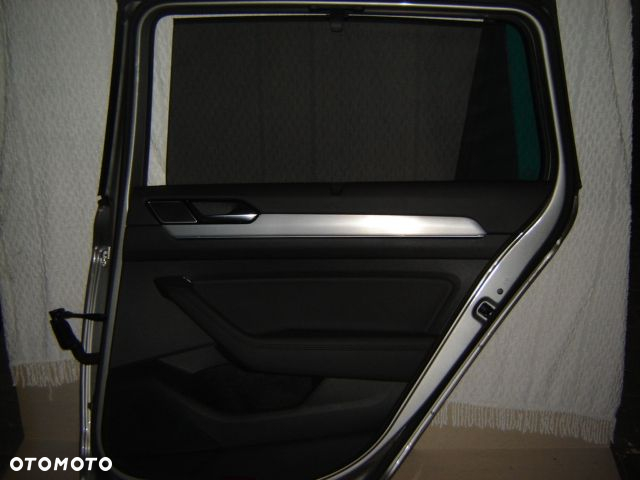 VW PASSAT B8 DYNAUDIO LISTWA - 4