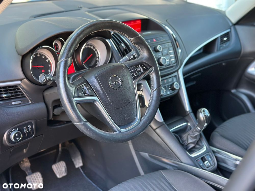 Opel Zafira - 16