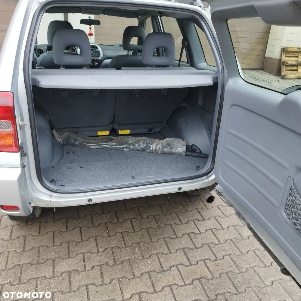 Toyota RAV4 - 11