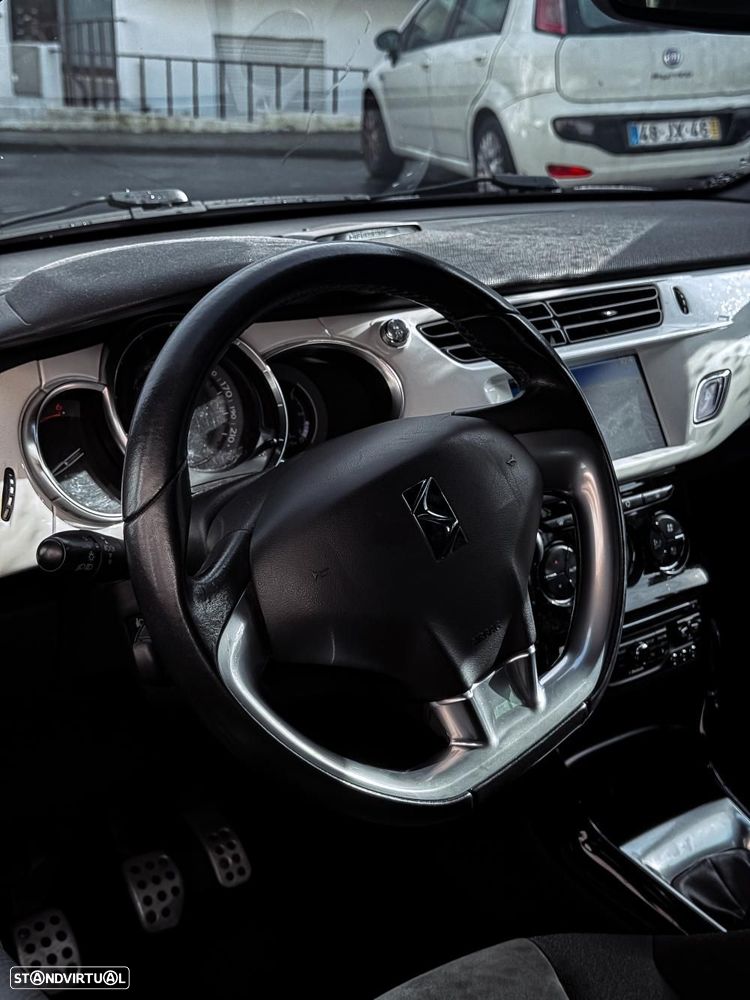 Citroën DS3 1.6 e-HDi So Irresistible - 9