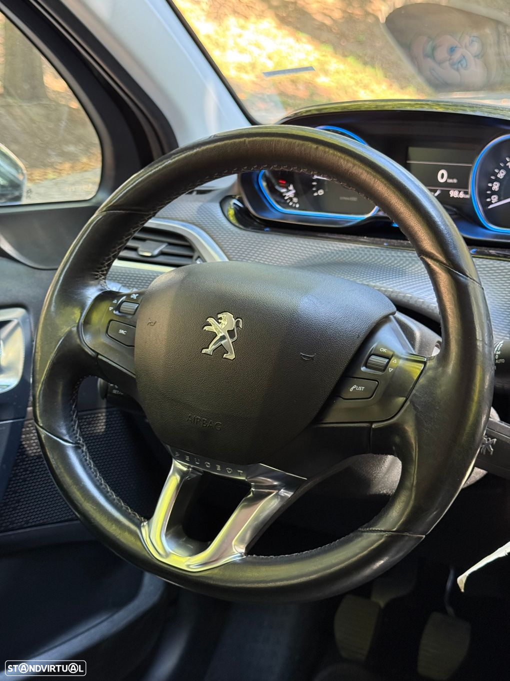 Peugeot 2008 1.2 PureTech Allure - 12