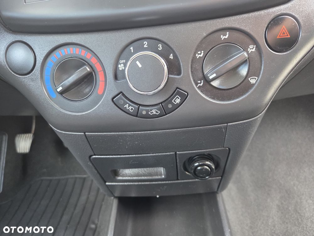 Chevrolet Aveo 1.2 16V LT - 35