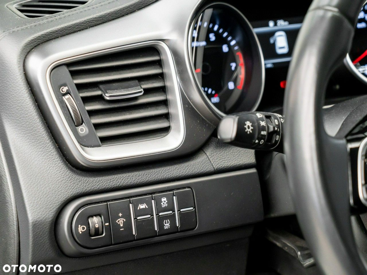 Kia Ceed 1.5 T-GDI M - 23