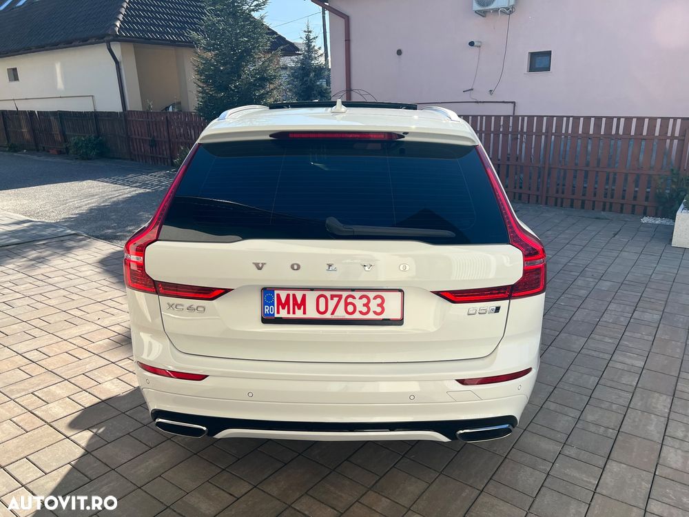 Volvo XC 60 D5 AWD Geartronic RDesign - 9