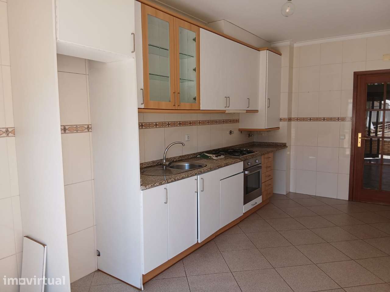 Apartamento T1 moderno com varanda em Braga - Grande imagem: 2/8