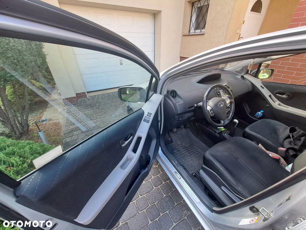 Toyota Yaris - 9