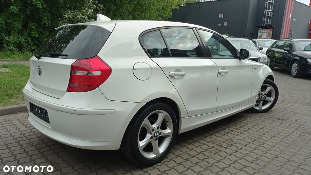 BMW Seria 1 116i - 11