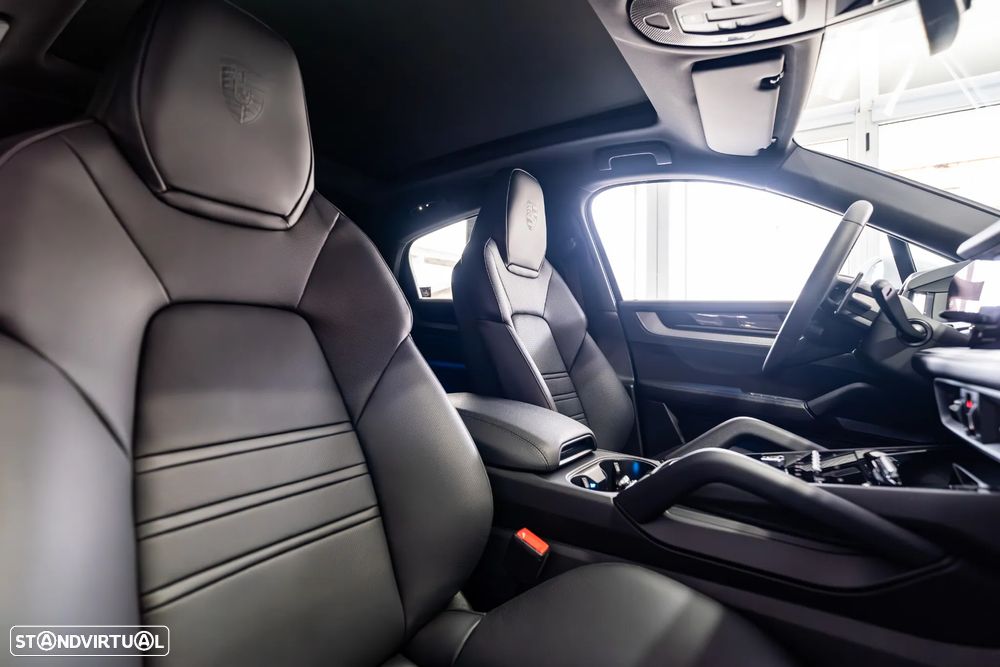 Porsche Cayenne Coupé E-Hybrid - 33