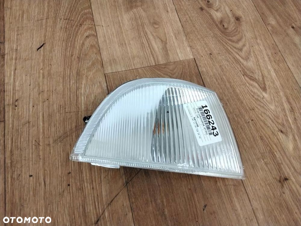 volvo v40 s40 kierunkowskaz prawy - 1