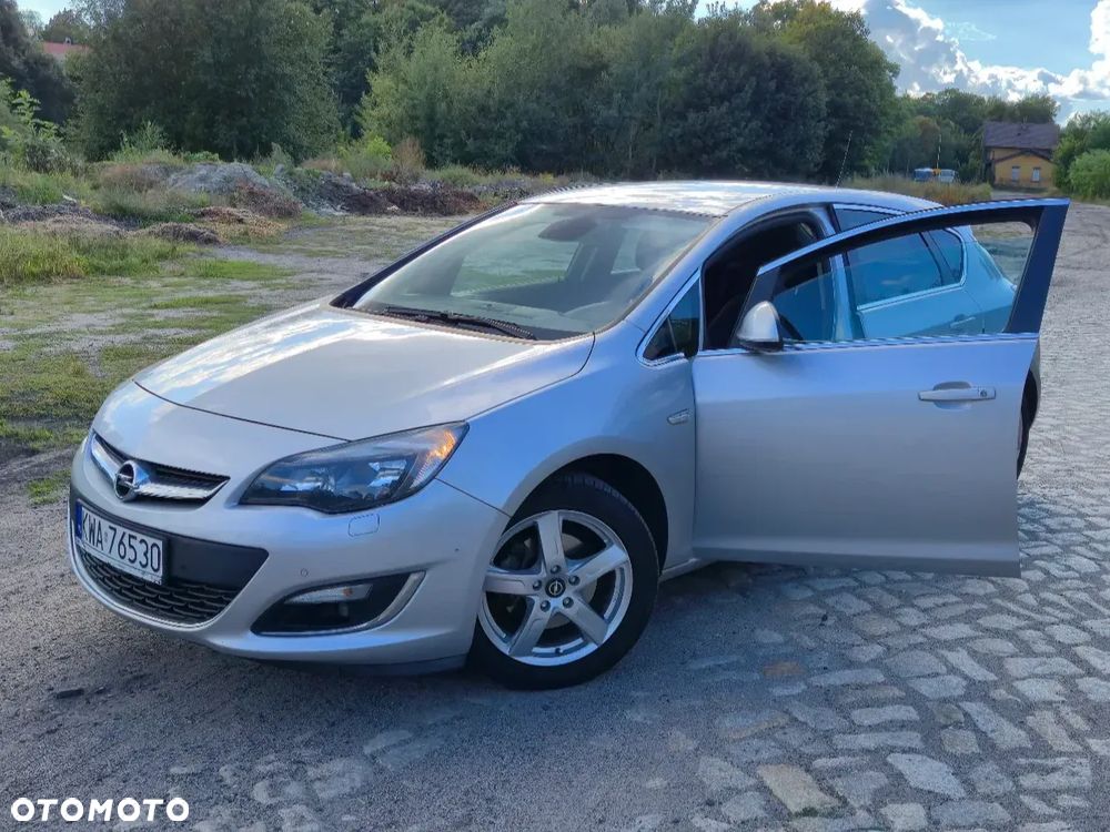Opel Astra IV 1.6 CDTI Cosmo - 1