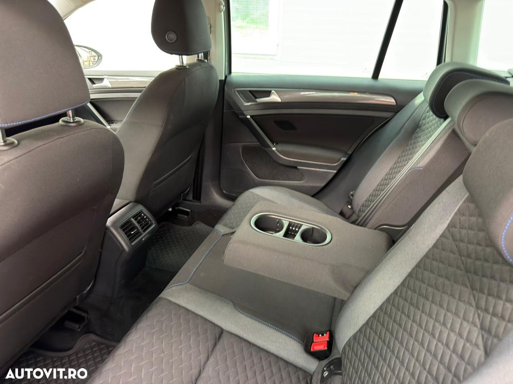 Volkswagen Golf 1.6 TDI SCR DSG Join - 12