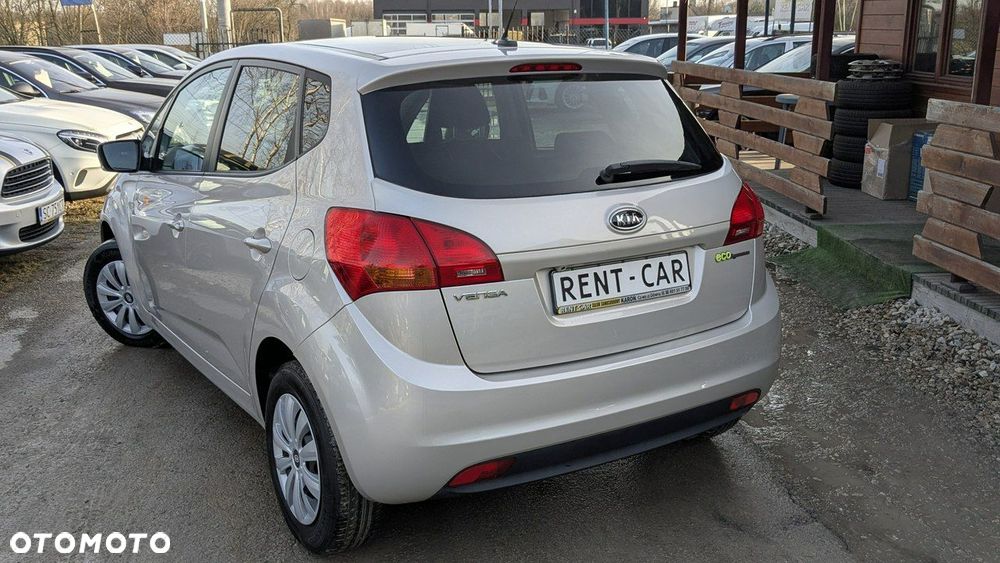 Kia Venga - 8