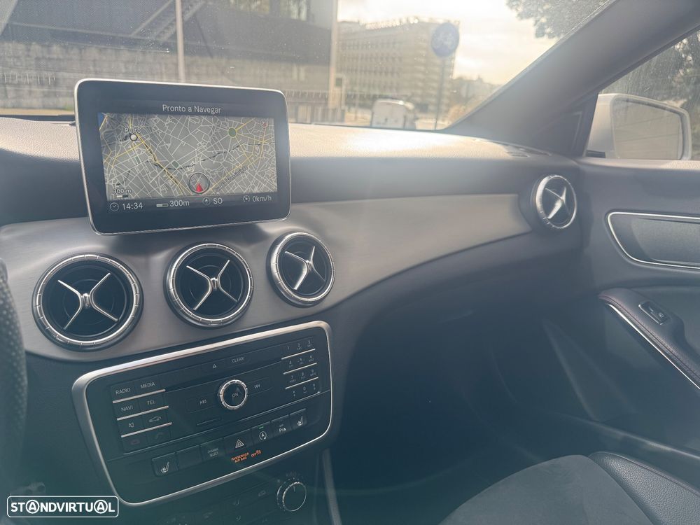 Mercedes-Benz CLA 220 Shooting Brake (CDI) d 4Matic 7G-DCT AMG Line - 19