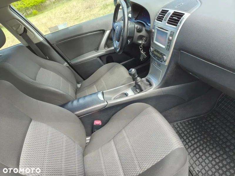 Toyota Avensis 2.0 D-4D Luna - 15