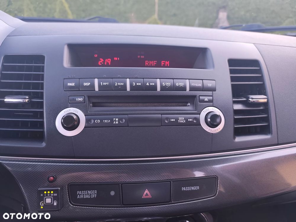 Mitsubishi Lancer 1.8 CVT Intense - 13