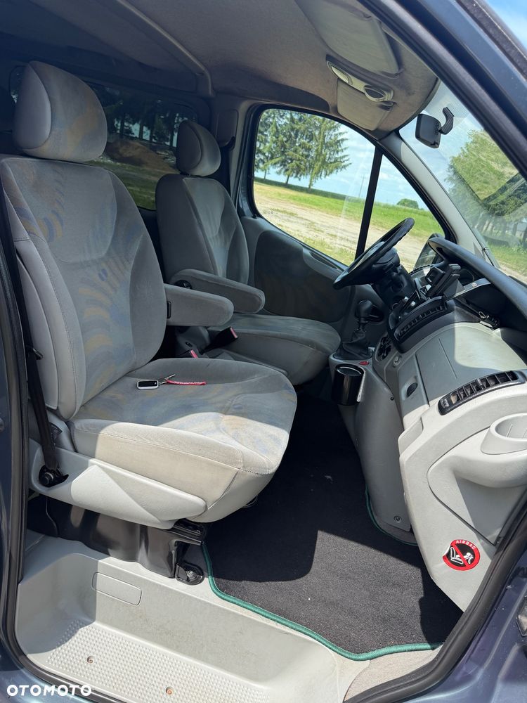 Renault Trafic Passenger - 24