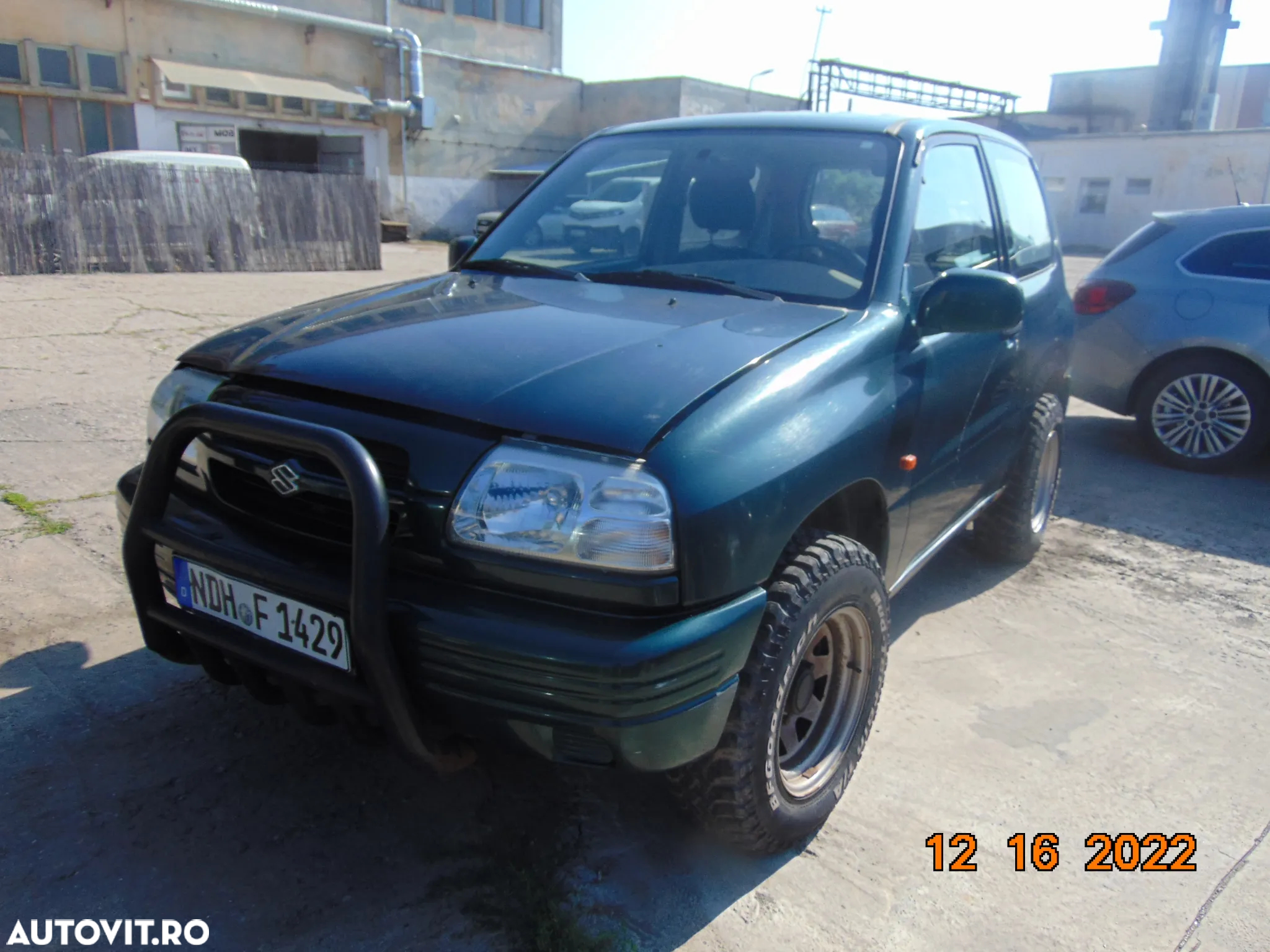 Dezmembrez Suxuki Grand Vitara 2.0 benzina 4x4 cutie manuala - 2