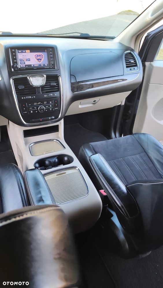 Lancia Voyager 2.8 Multijet 16v Platinum - 8