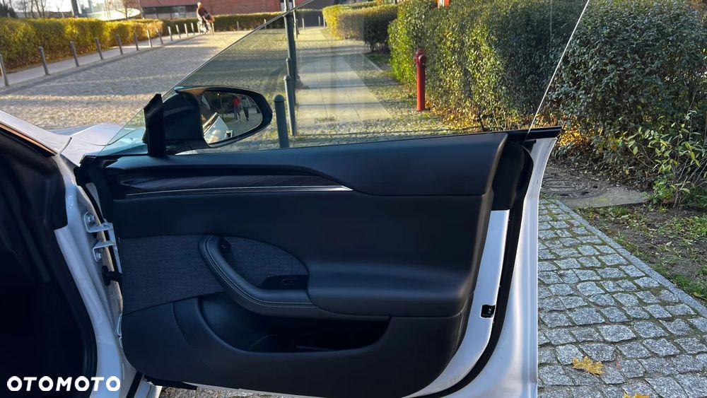 Tesla Model S Long Range - 33