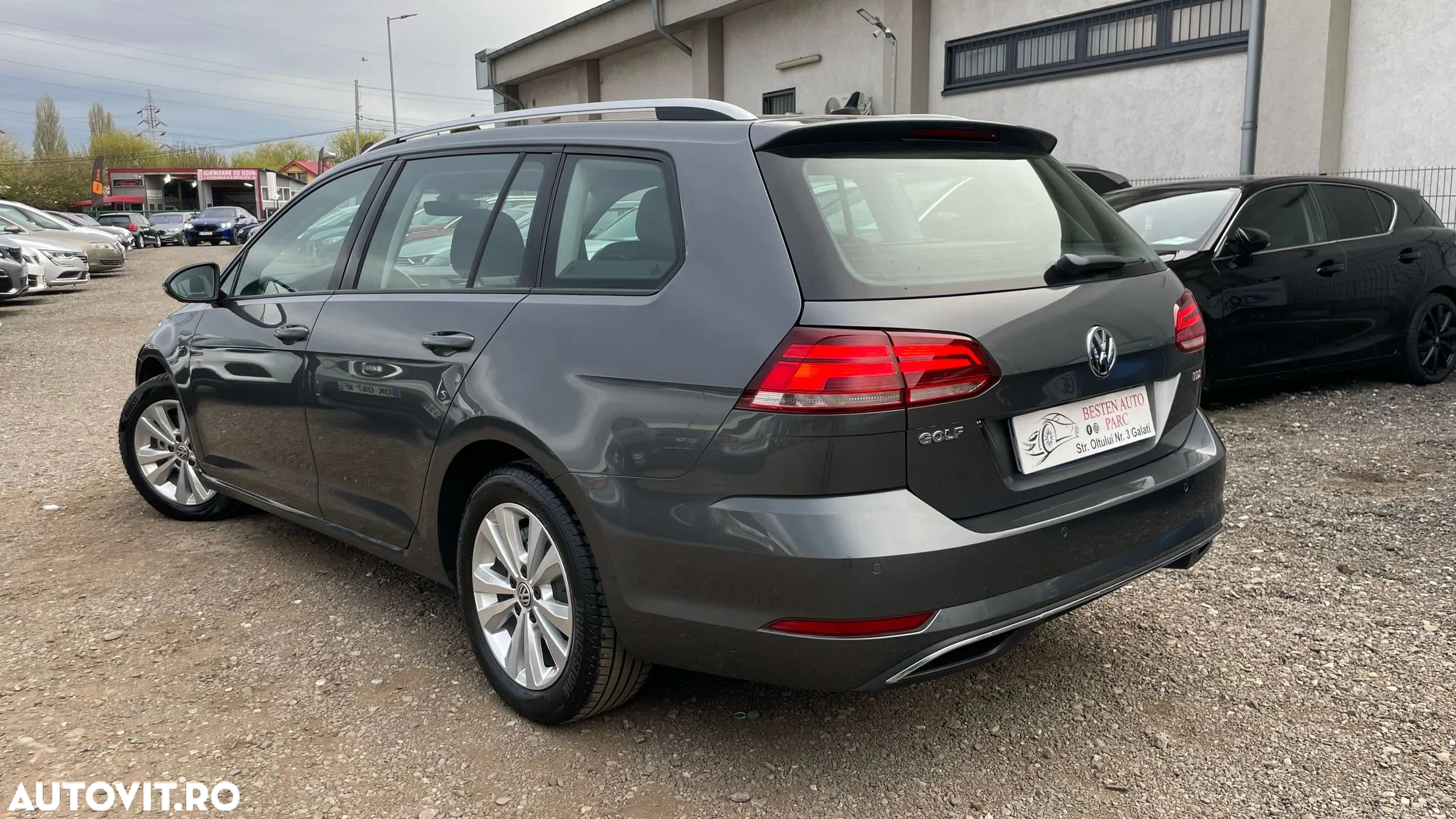 Volkswagen Golf - 36