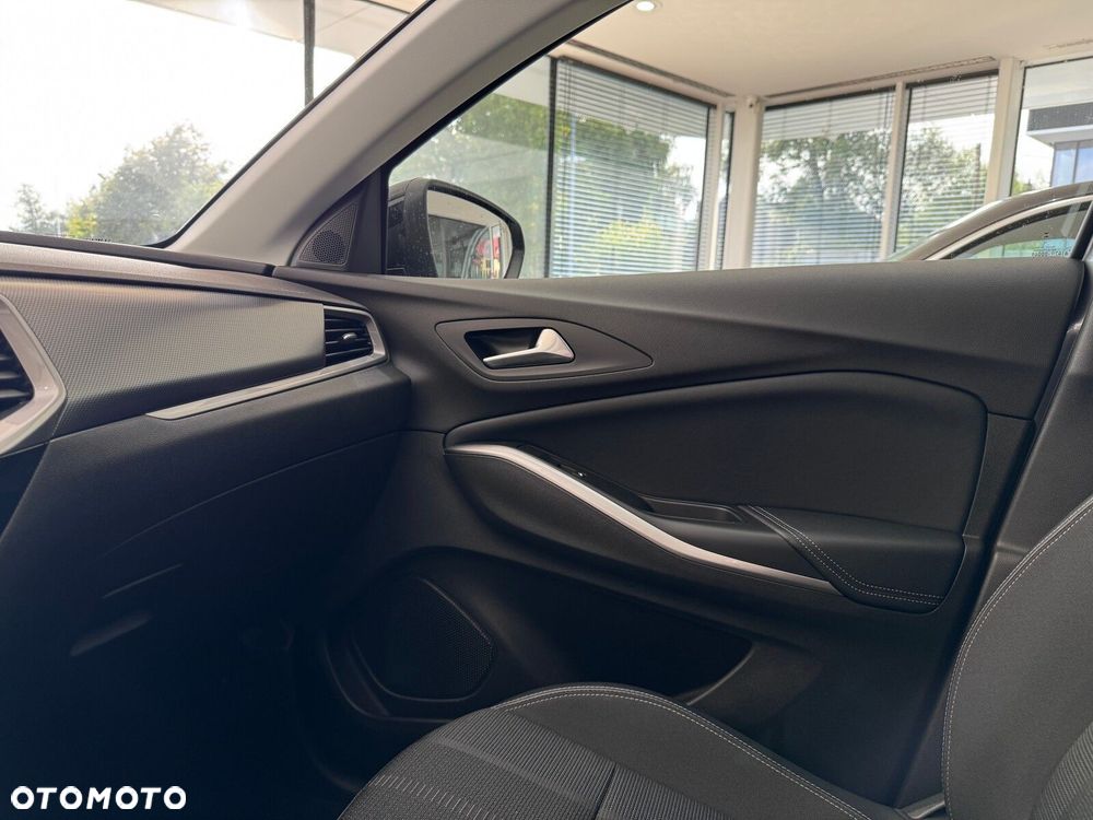 Opel Grandland 1.2 T Business Elegance S&S - 25