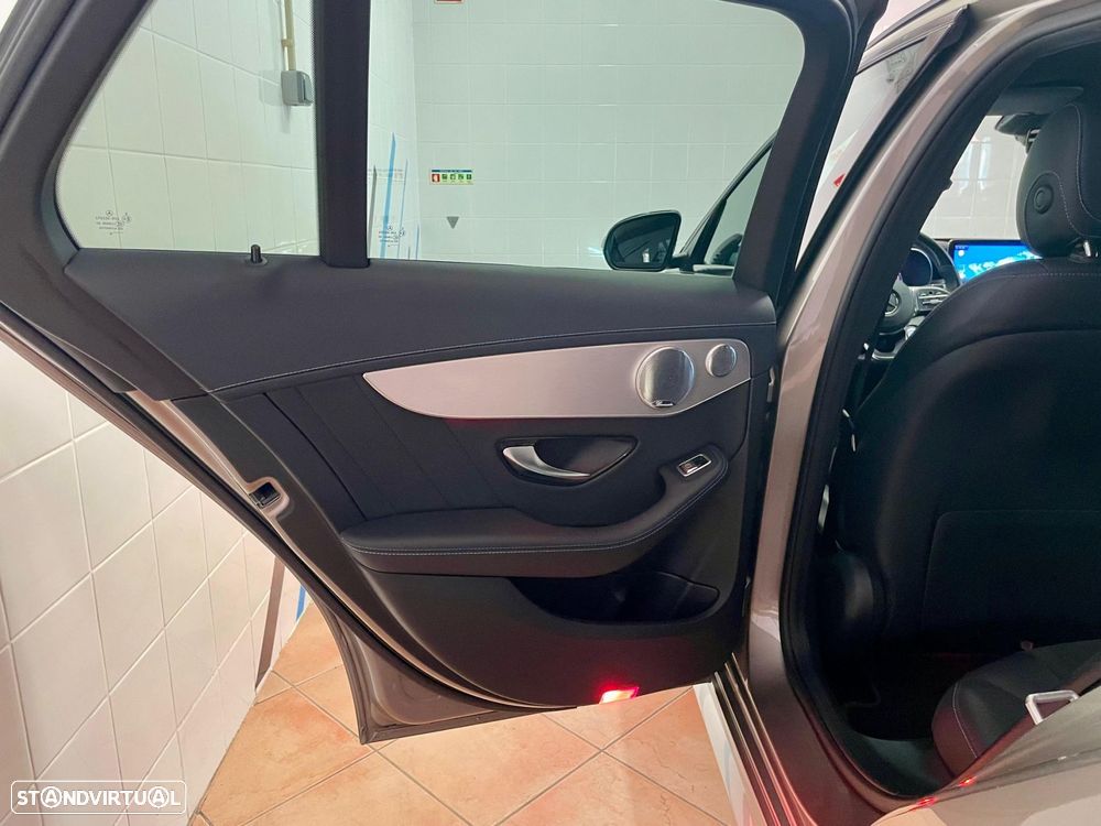 Mercedes-Benz C 300 de AMG Line - 26