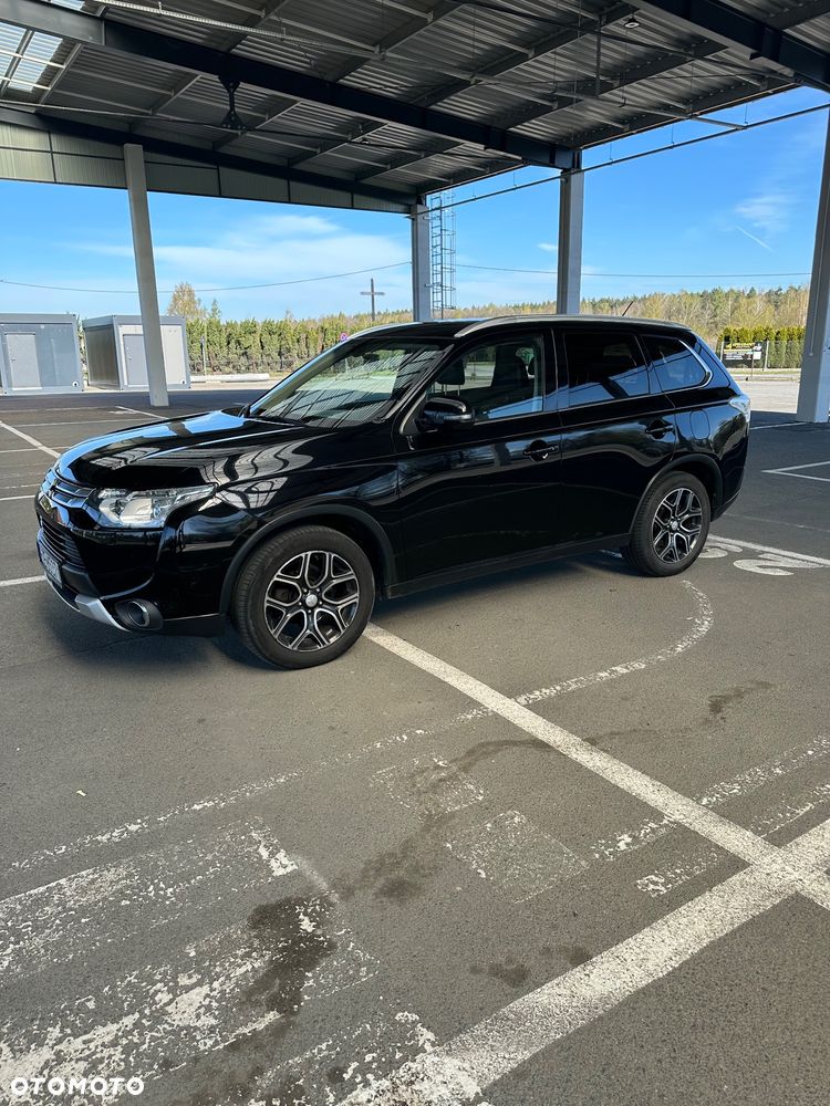 Mitsubishi Outlander 2.2 DI-D Instyle SDA 4WD - 2